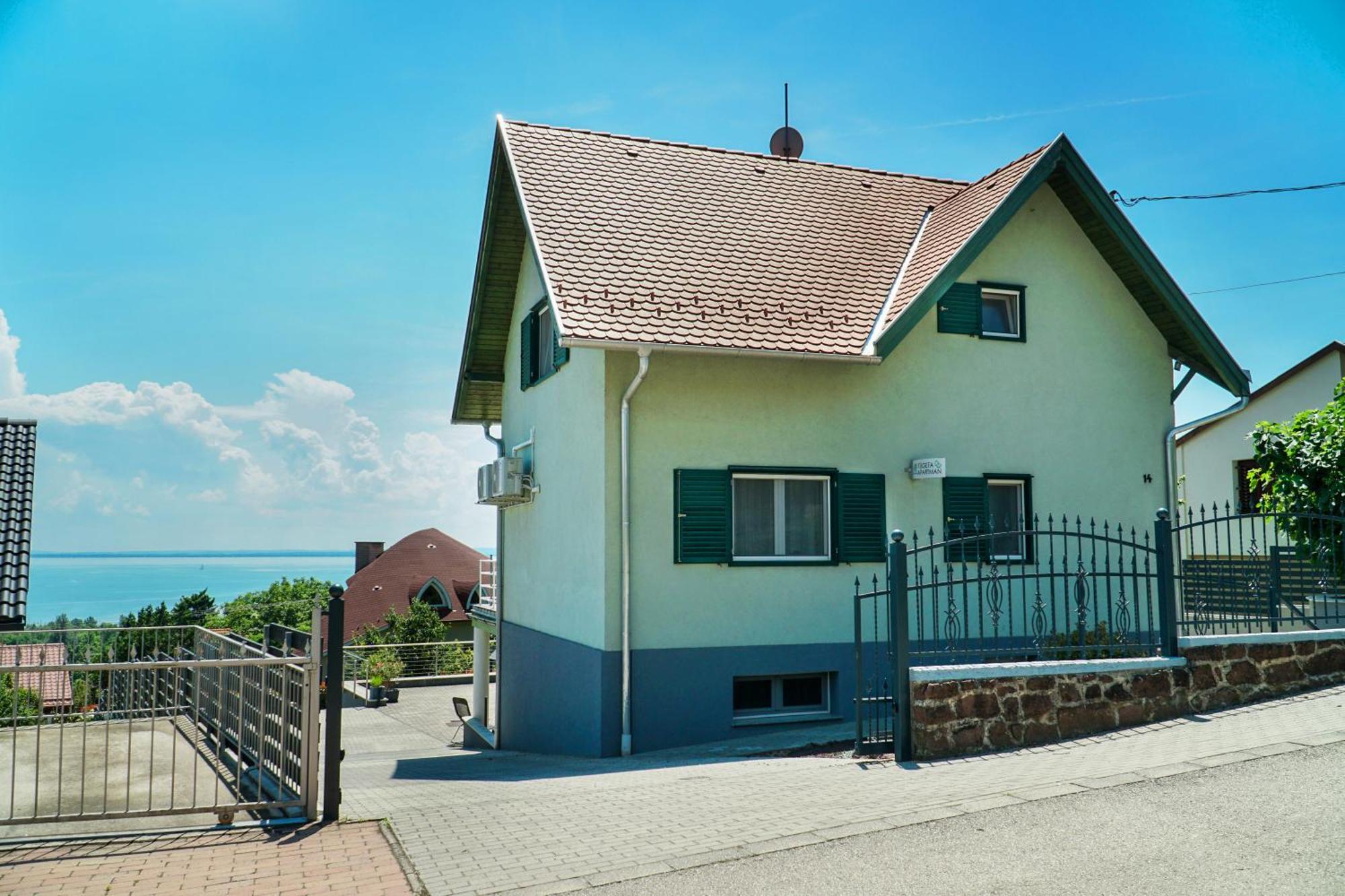 Fuegefa Apartman Balatonalmádi Exterior foto